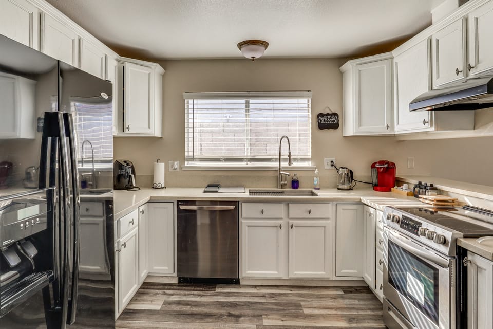Work Remotely! Home w/ Fenced Yard in Las Vegas House in Summerlin