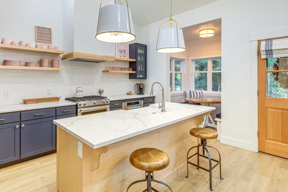 2 Mi to Payette Lake: Charming Cottage w/ Hot Tub! House in McCall