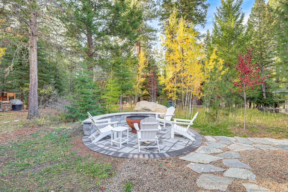 2 Mi to Payette Lake: Charming Cottage w/ Hot Tub! House in McCall