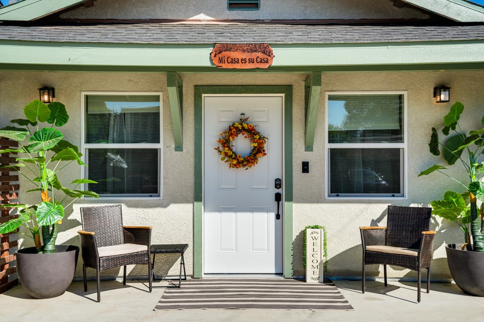 Couple’s Retreat! Shop, Dine, Explore Dtwn Oakdale House in Oakdale