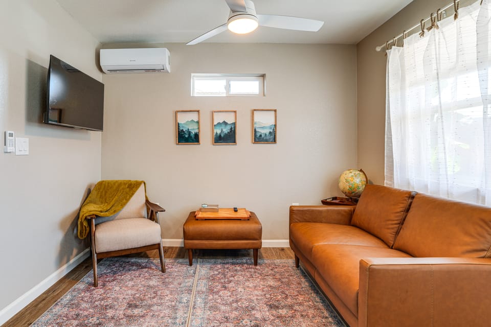 Couple’s Retreat! Shop, Dine, Explore Dtwn Oakdale House in Oakdale