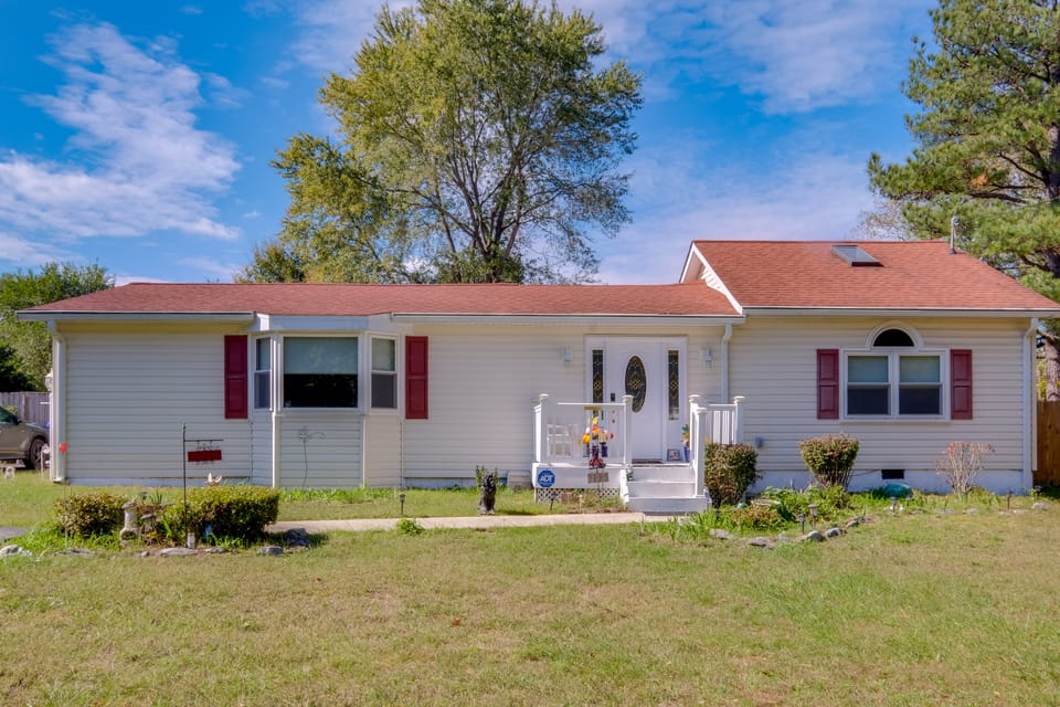 Mission-Ready Retreat 18 Mi to Andrews AFB! House in Prince Georges County