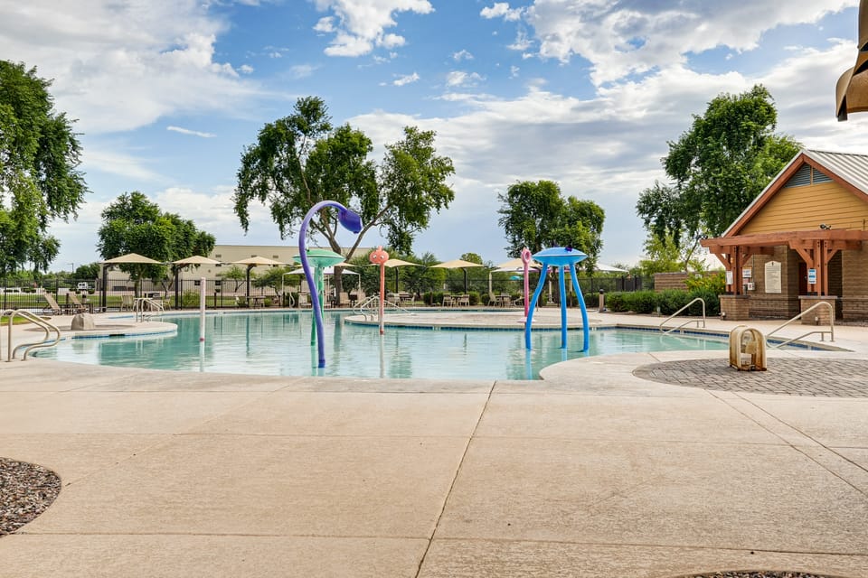 Pool Access! Suburban Home 11 Mi to Dtwn Gilbert House in Gilbert