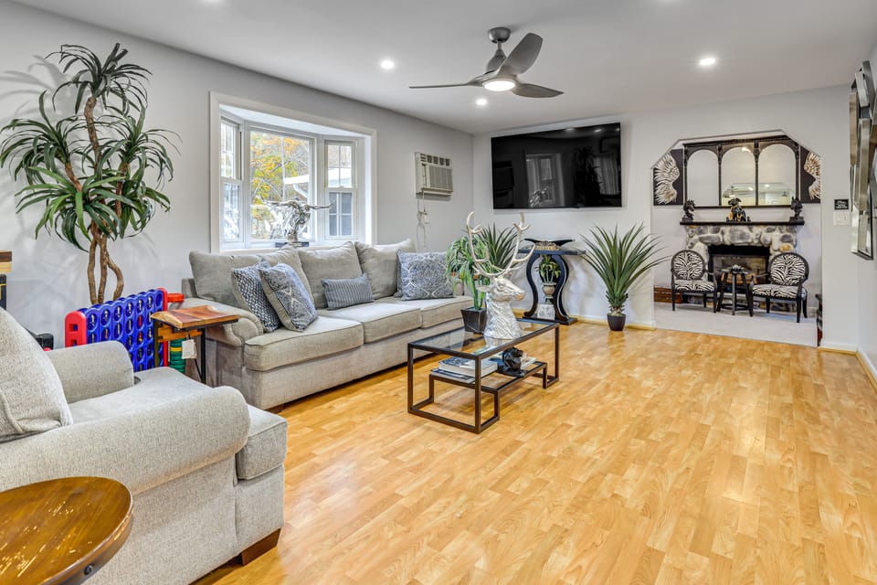7 Mi to Slopes: Family Getaway in Stroudsburg House in Pocono Mountains