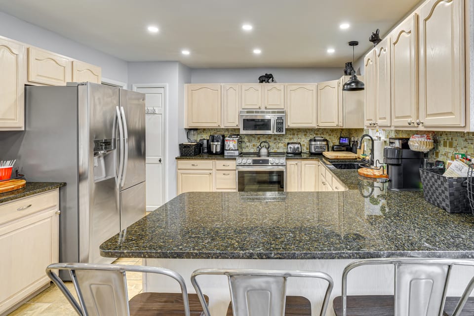 7 Mi to Slopes: Family Getaway in Stroudsburg House in Pocono Mountains