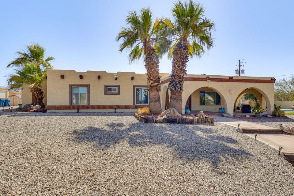 Lake Havasu Home w/ Pool: 2 Mi to Boat Launch House in Lake Havasu City