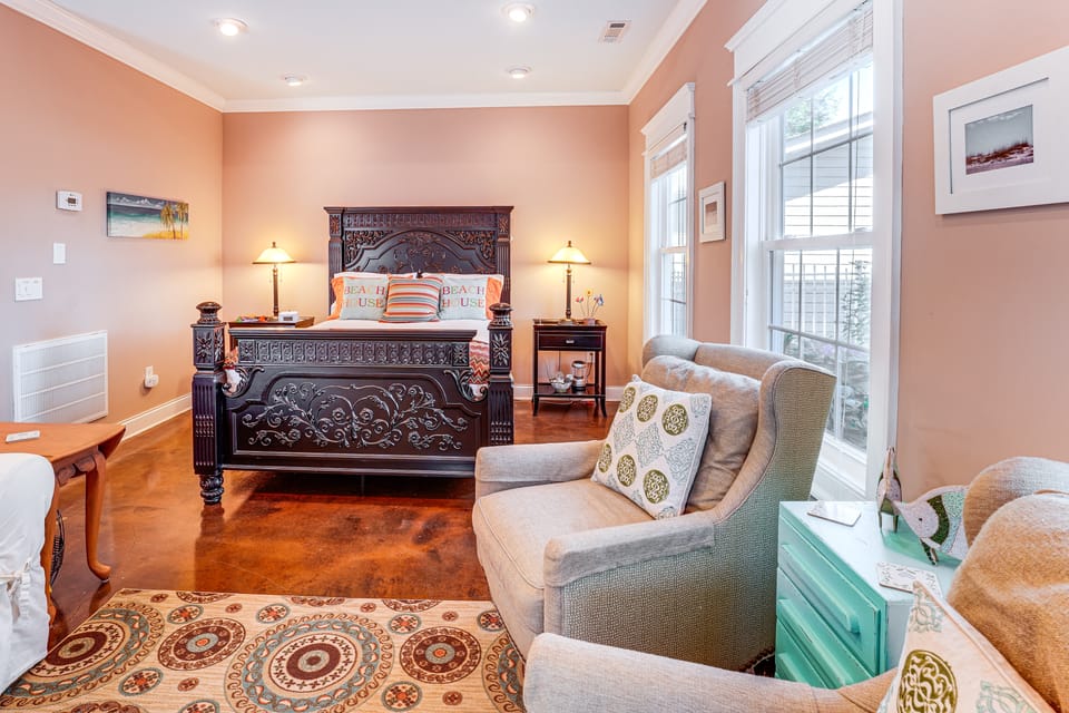 Heart of Historic Chickamauga! Chic Studio w/ Pool Apartment in Chickamauga