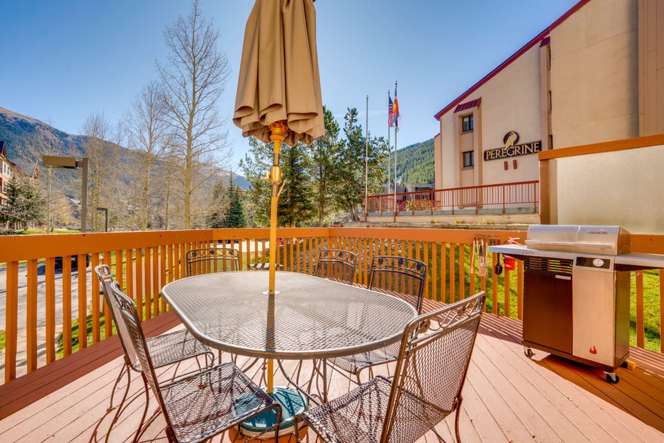 Ski Copper Mountain! Alpine-Chic Condo w/ Hot Tub Apartment in Copper Mountain