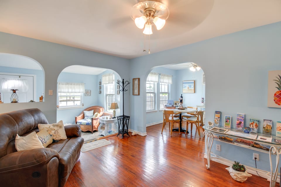 Canal-Front Home w/ Deck: 6 Mi to Rockport Beach House in Texas