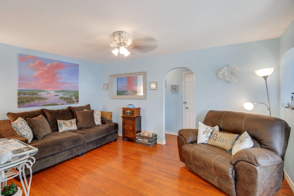 Canal-Front Home w/ Deck: 6 Mi to Rockport Beach House in Texas