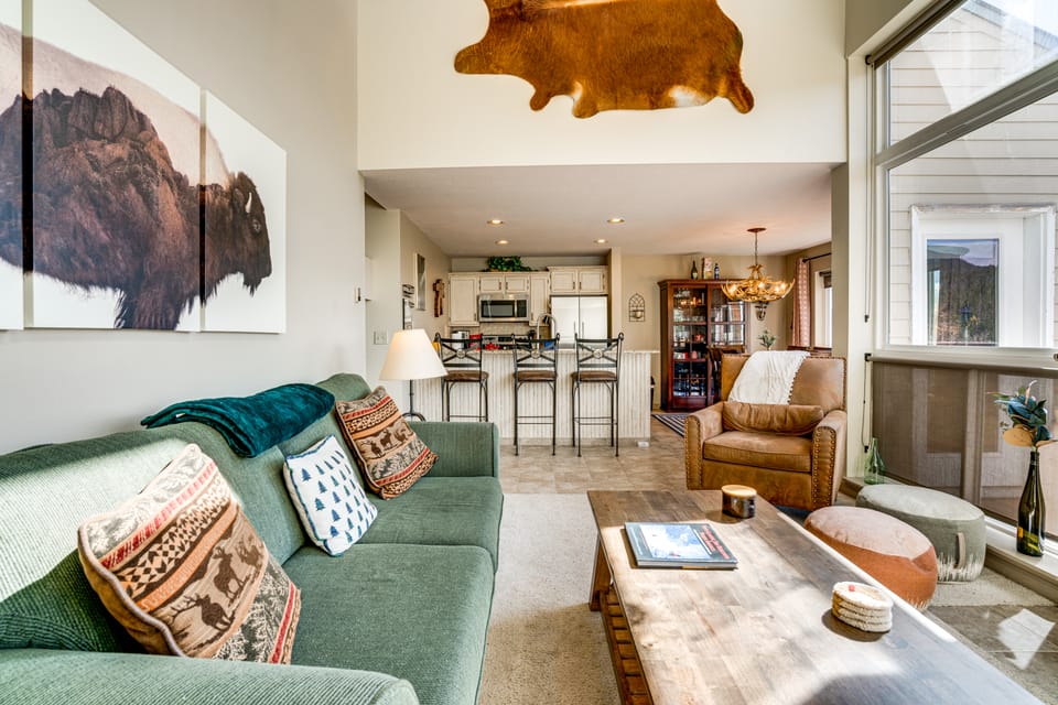 3 Mi to Dtwn: Pet-Friendly Condo in Silverthone Apartment in Wildernest