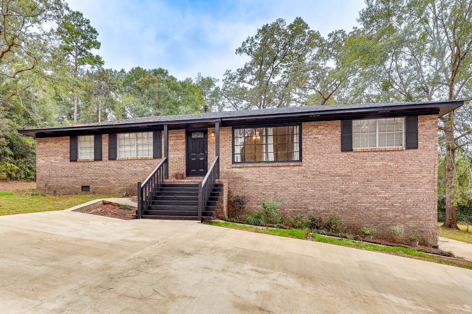 Great for Families! Remodeled Jackson Home House in Alabama