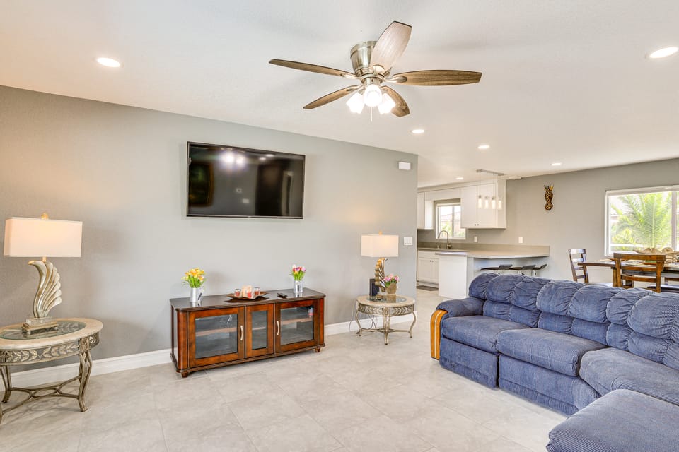 7 Mi to Fremont St: Vegas Home w/ Backyard Oasis! House in North Las Vegas