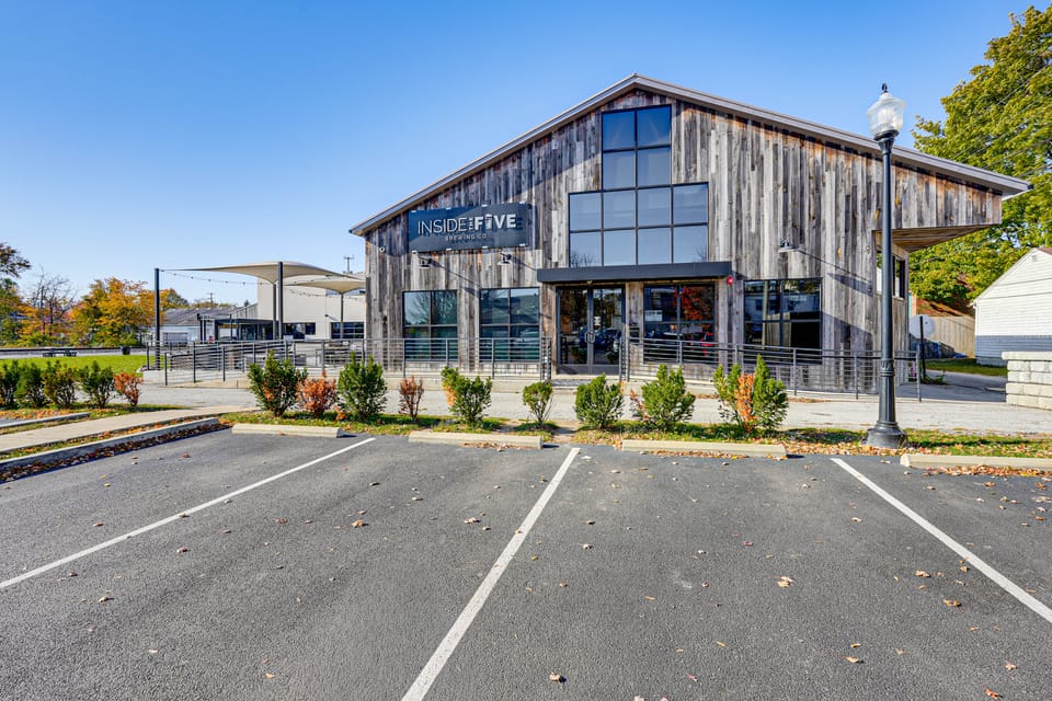 Between Restaurant & Brewery! Chic Perrysburg Apt Apartment in Maumee