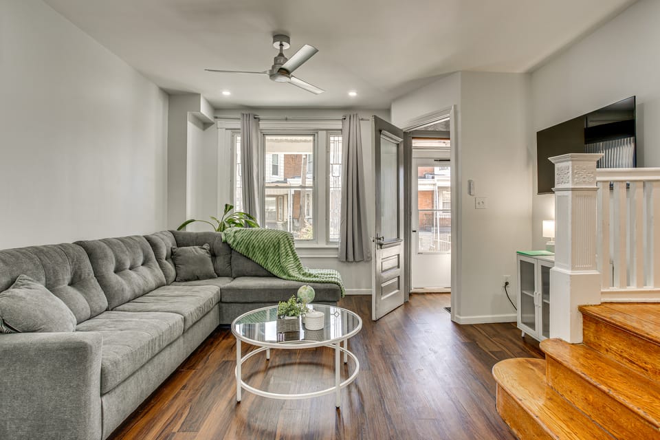 3-Story Rowhouse w/ Patio! 5 Mi to Center City Apartment in Philadelphia