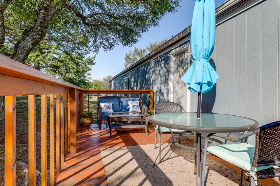 Quiet Country Living! Retreat Near Dtwn Waxahachie House in Waxahachie