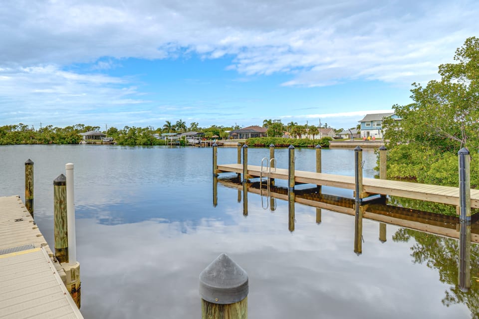 Fish, Swim & Boat: Riverfront Port Charlotte Home House in Gulf Cove