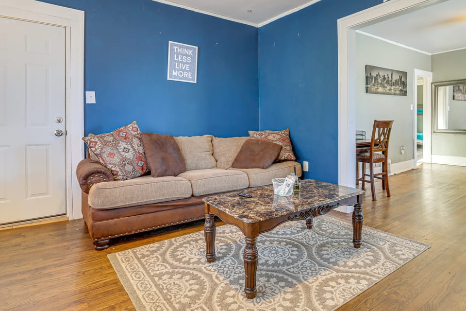 Urban Retreat 1 Mi to Riverfront! Detroit Duplex House in Detroit