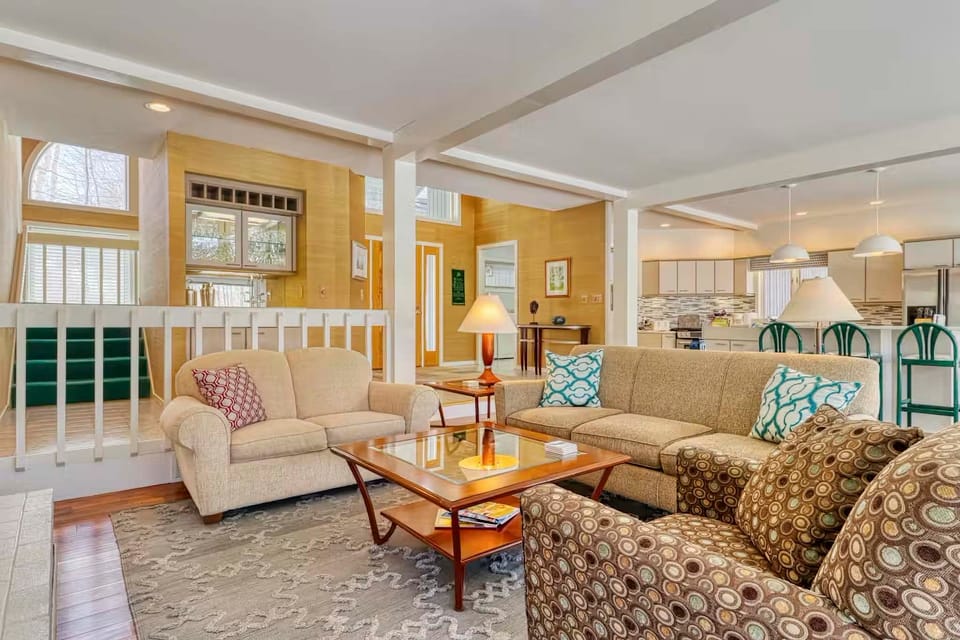 5 Mi to Main St Harbor Springs: Scenic Sanctuary House in Michigan