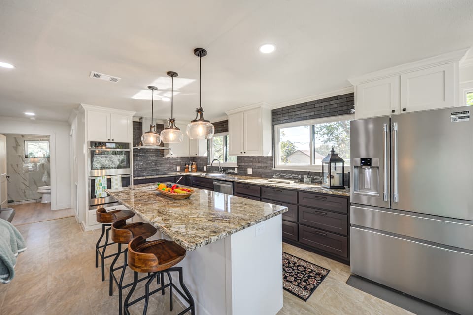 Panoramic Lake Views! Elegant Marble Falls Home House in Granite Shoals