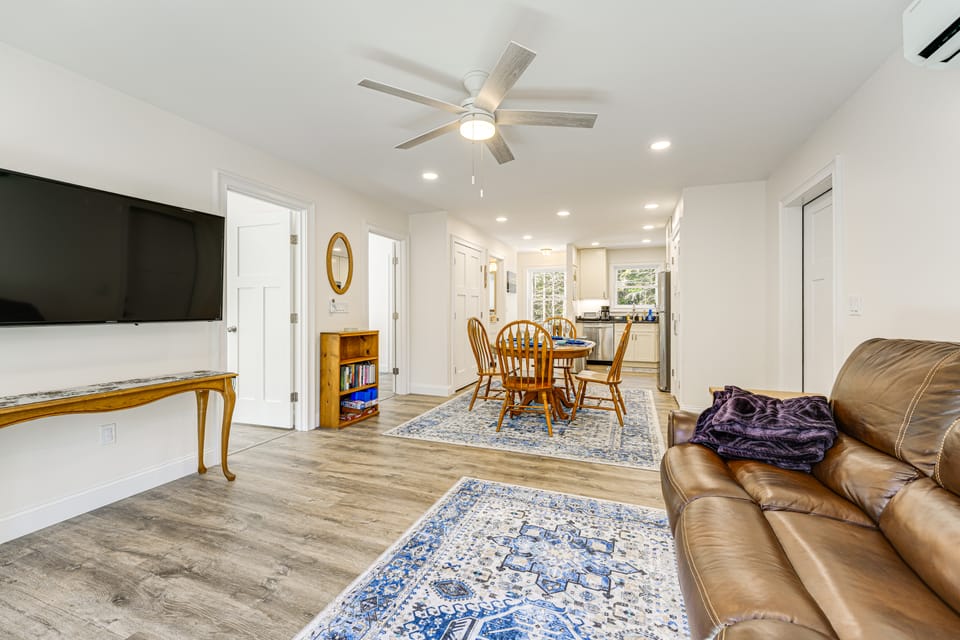 Ocean Point Hideaway: 2-Story Unit on 3 Acres! Apartment in Maine