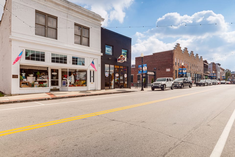 2 Mi to Ark Encounter! Walkable Williamstown Condo Apartment in Williamstown