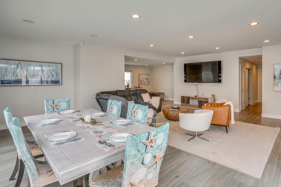 Upscale Huntington Beach Home, Close to Main St! House in Huntington Beach