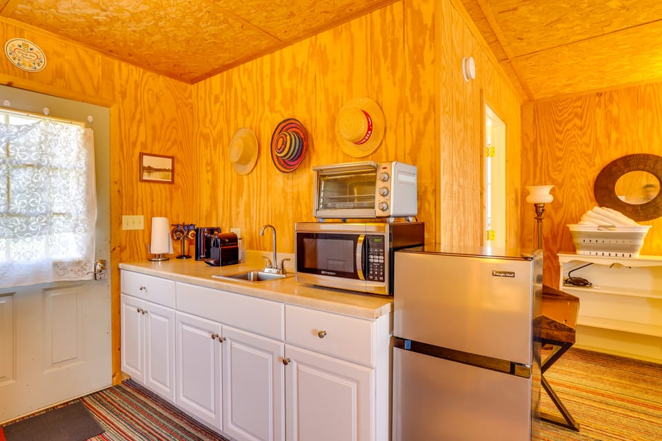 Hike, Ski & Golf: Water-View Lake Winola Retreat! Apartment in Pennsylvania