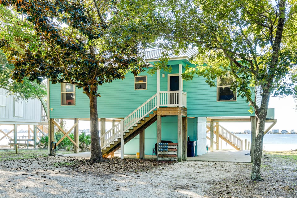 Gulf Shores Gem w/ Beachfront Patio & Sunset Pier! House in West Beach