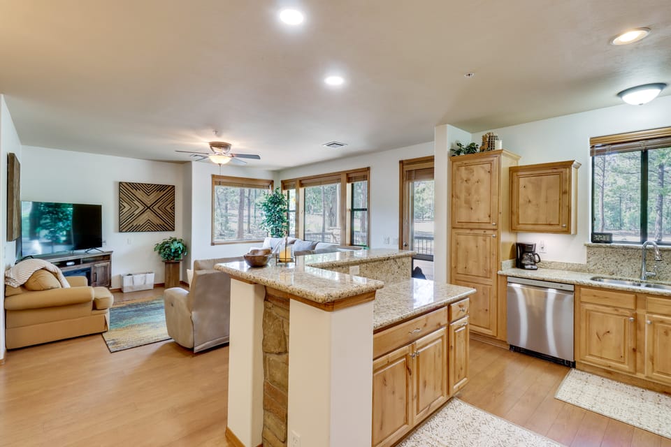'Our Neck of the Woods' in Torreon Golf Community Apartment in Show Low