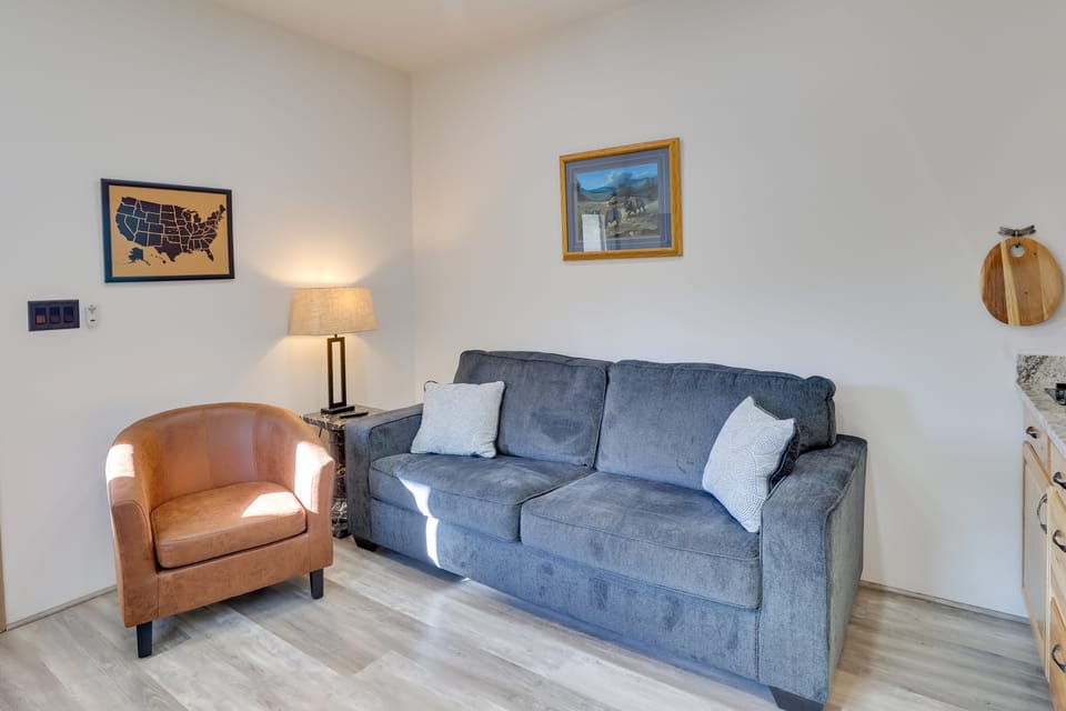 On 90 Scenic Acres! Rural Hot Springs Retreat Apartment in Black Hills