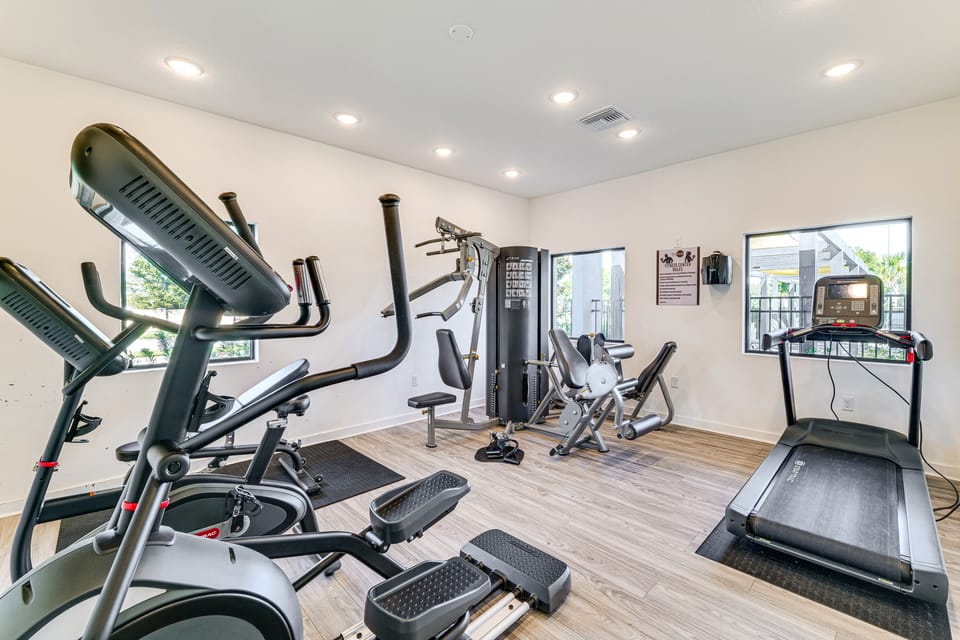 4 Mi to Disney! Pet-Friendly Home w/ Pool Access Apartment in Four Corners