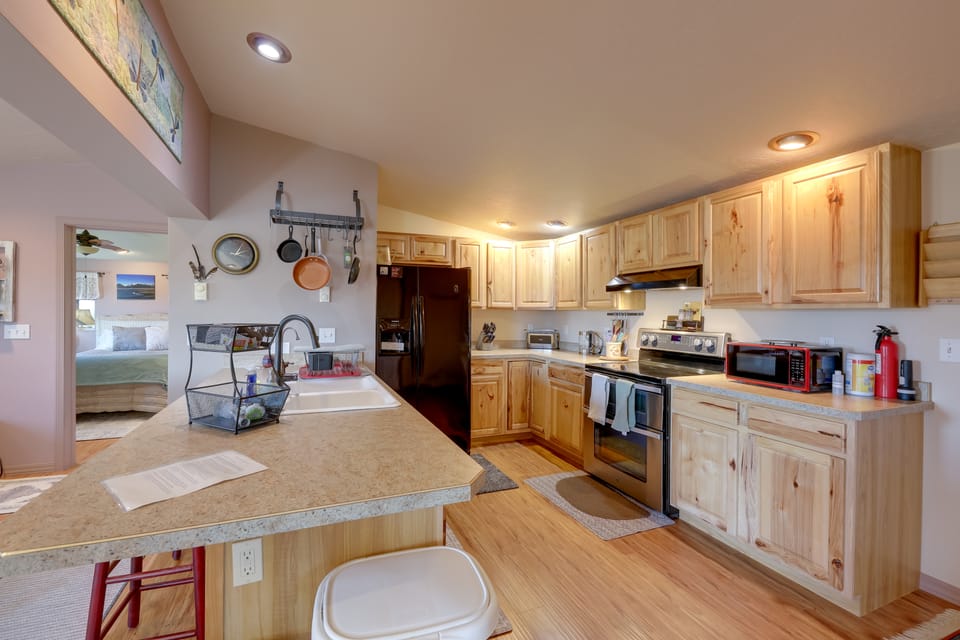 Close to Hot Minerals Soak! Glacier NP Stopover Apartment in Idaho