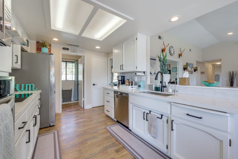 Scenic Yosemite Lakes Escape w/ Community Perks! House in Sierra Nevada