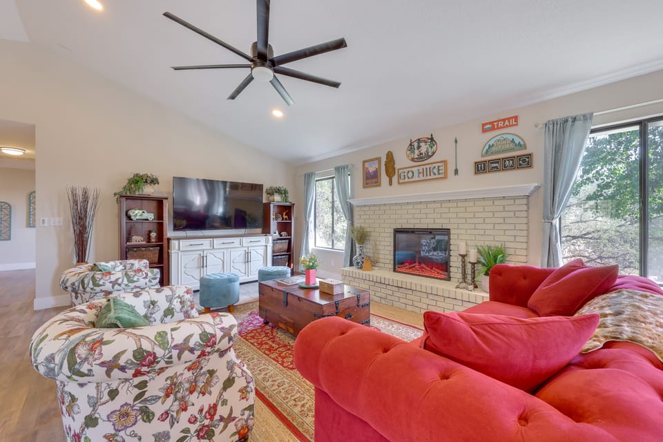 Scenic Yosemite Lakes Escape w/ Community Perks! House in Sierra Nevada