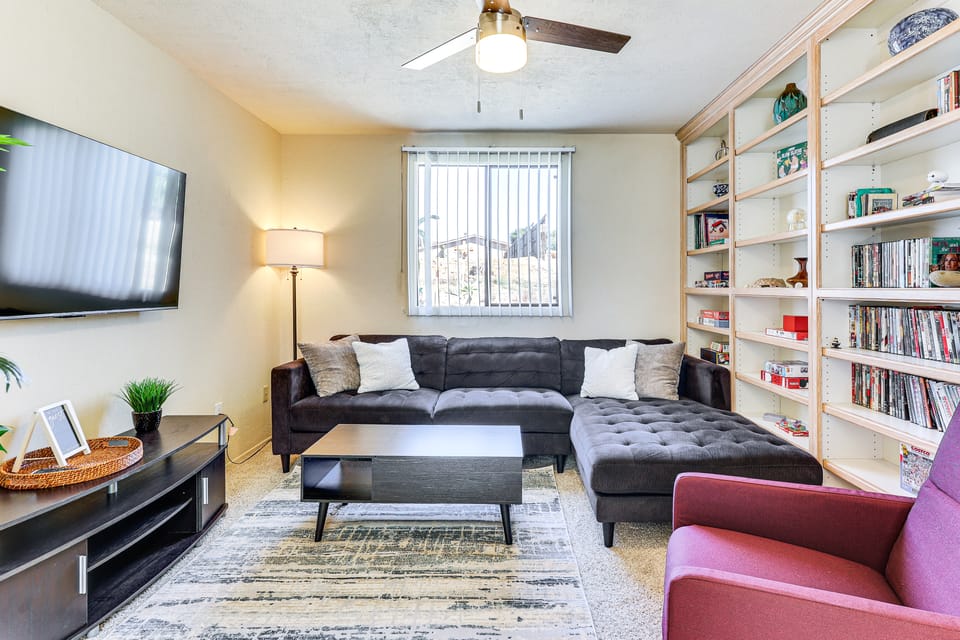 Hike, Sip & Explore: Couple’s Retreat in Fallbrook House in Fallbrook