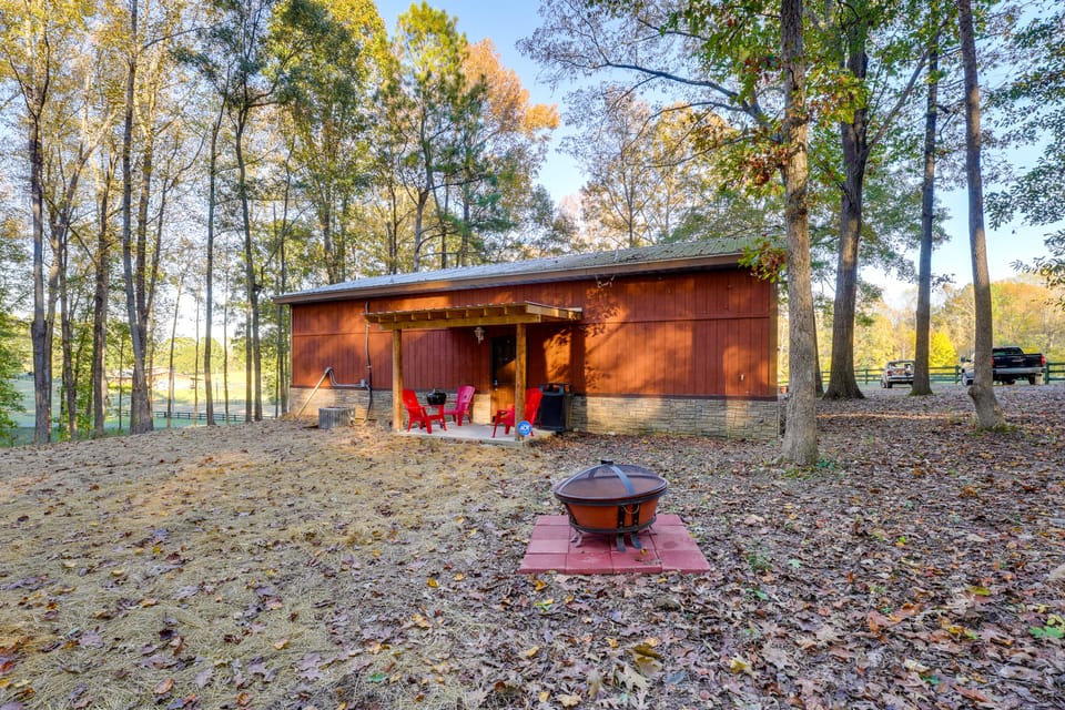Cozy Couple’s Escape w/ Patio in Northwest Georgia House in Georgia