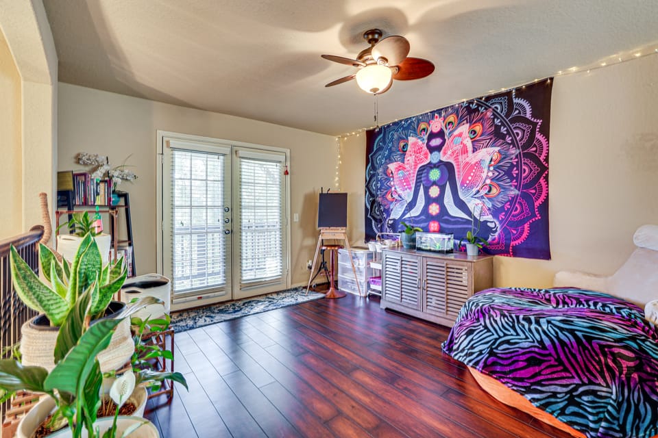 Family Home: Cook, Create & Unwind Near Lackland House in San Antonio