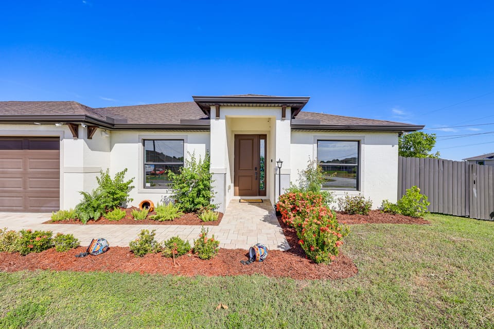 Heated Pool & Outdoor Kitchen: Cape Coral Home House in Cape Coral