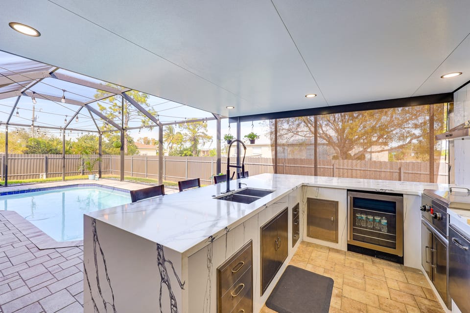 Heated Pool & Outdoor Kitchen: Cape Coral Home House in Cape Coral