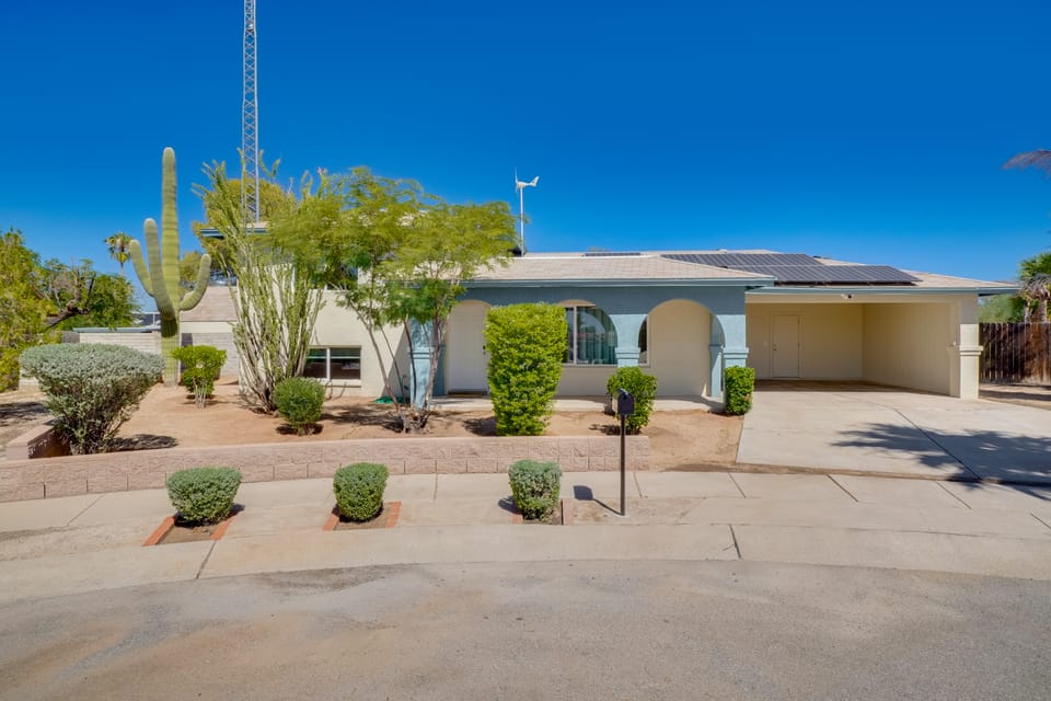 6 Mi to Saguaro Nat’l Park! Family Home w/ Patio House in Casas Adobes