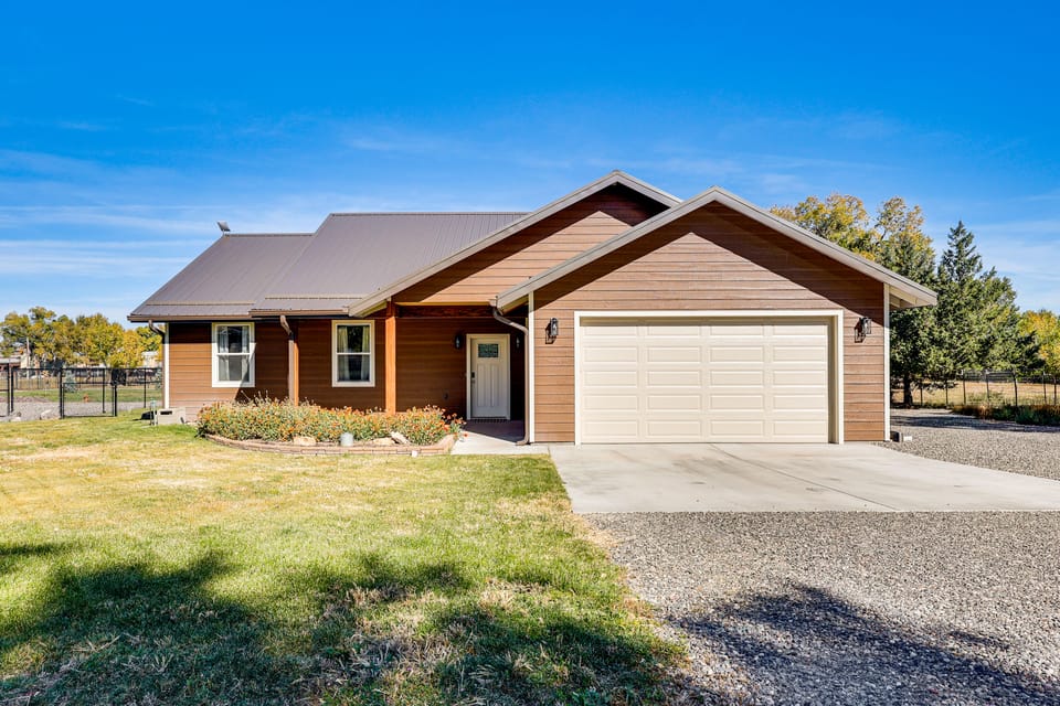 Hike & Ski! Home w/ Dog-Friendly Yard in Eagar House in Arizona