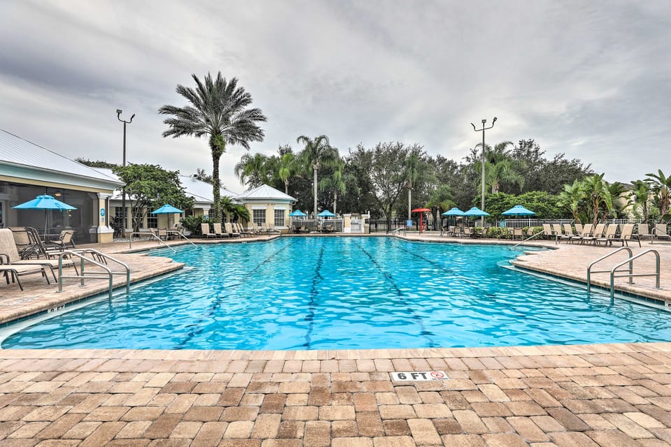 Pool + Resort Perks: Family Retreat Near Disney! Apartment in Four Corners