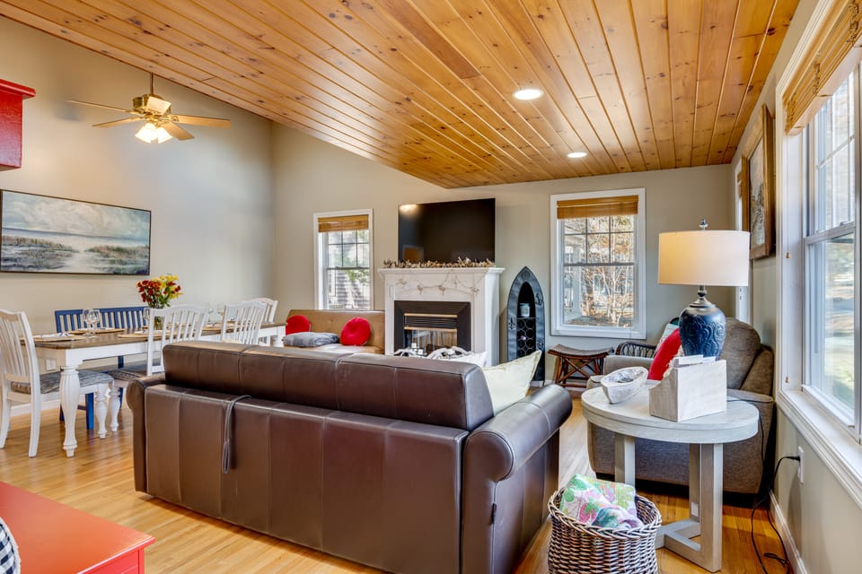 < 1 Mi to Dtwn Ogunquit! Coastal Family Retreat House in Ogunquit