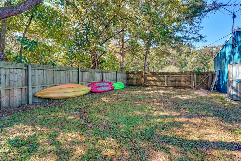 Paddle, Hike & More: Quiet Home in High Springs! House in Florida