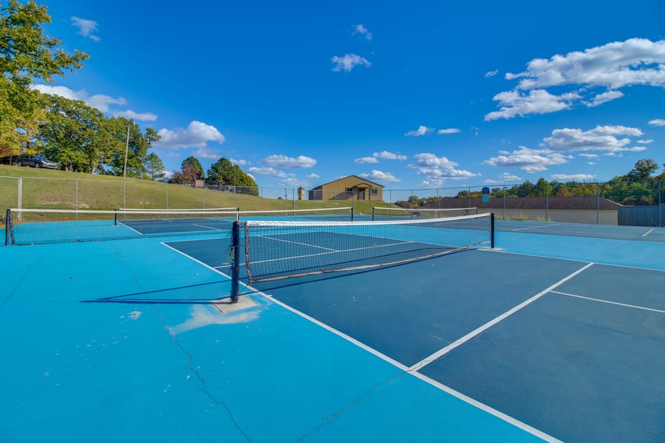 Game Room, Dock & Hot Tub: Grand Lake Getaway House in Ozark Mountains