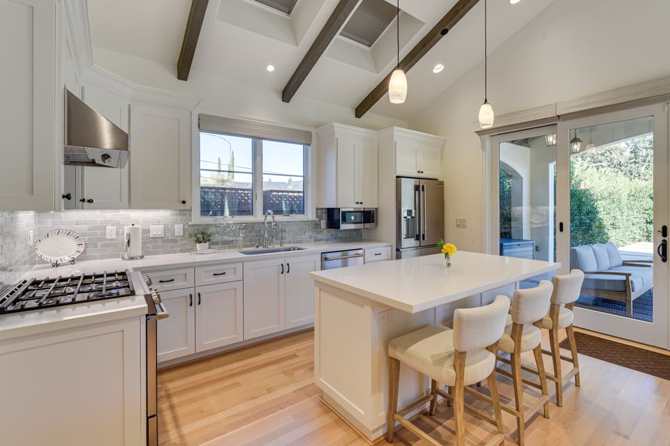 Los Gatos Guest Cottage: 2 Mi to Netflix HQ! Cottage in Los Gatos