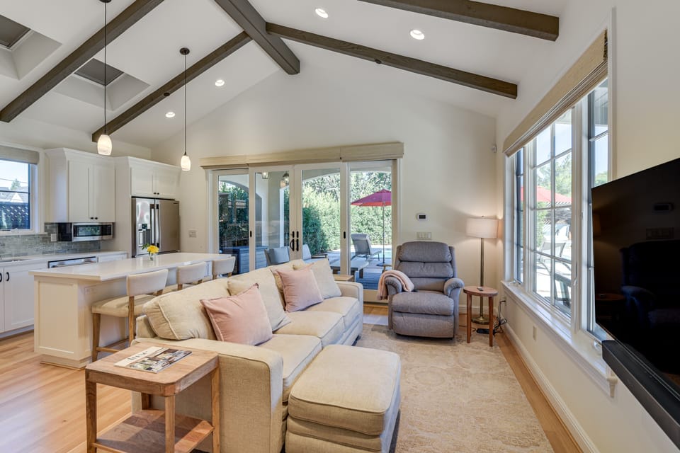 Los Gatos Guest Cottage: 2 Mi to Netflix HQ! Cottage in Los Gatos