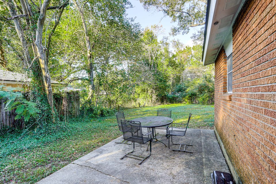 4 Mi to LSU Campus! Inviting Home Near Trails House in Baton Rouge