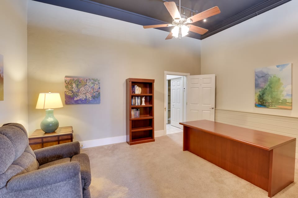 Steps to Restaurants & Shops! Dtwn Marshall Apt Apartment in Marshall